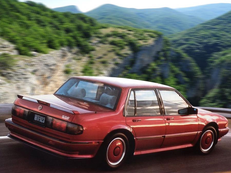  Pontiac Bonneville SSE 1987 года  (фото 6 из 9)